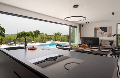 Mugeba House | Villa Karbula (96734-K1) - Porec