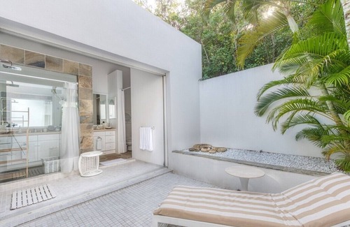 Les Terres Basses Villa | Villa L'Oasis by Fantasia Villas