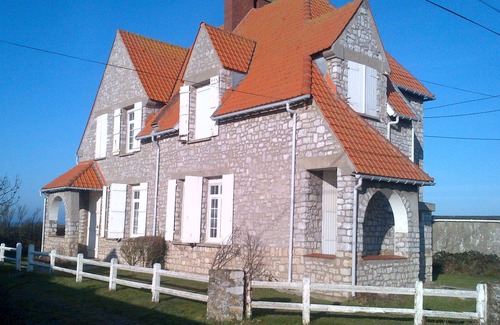 Ambleteuse Villa | Villa 'La Solitude' 100 meters from the beach surrounded by dunes.