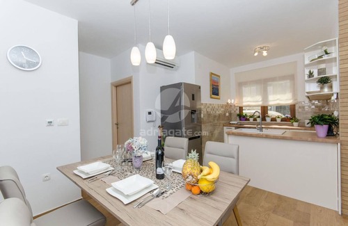 Veliki Drvenik Apartment | Villa LA-Two Bedroom Apartment with Terrace