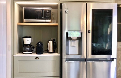 Paratico Villa | VILLA LE FONTANELLE NEW POOL 2026 air conditioning, lake view, Netflix, wifi,BBQ