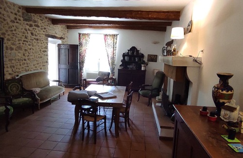 Entrechaux Villa | Villa 'Le Mas' with Mountain View, Private Pool and Wi-Fi