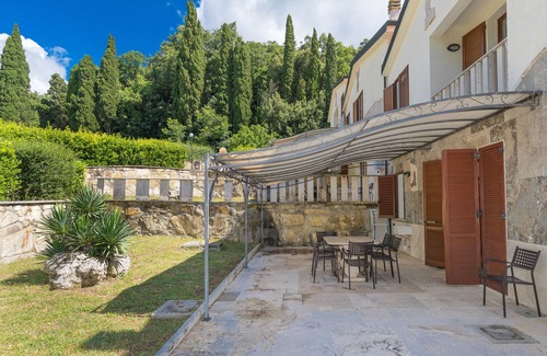 Monteverdi Marittimo Villa | Villa 'Le Querciolaie - Contessa 3' with Mountain View and Shared Pool