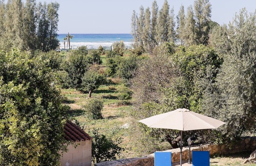 Argaka Villa | Villa Leantros - Privately Set Villa near the Sea sleeping 8 guests in 4 bedrooms