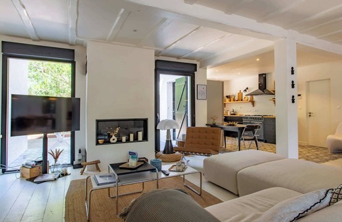 Piraillan Villa | Villa Les Pins Agalis with swimming pool