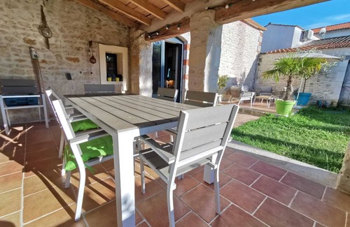 Chaillevette Villa | Villa LUCIE - 15mn from the beach | Heated pool | Summer kitchen