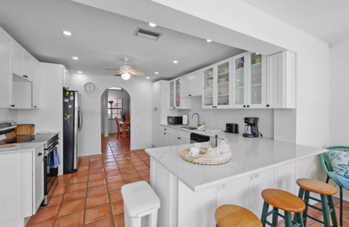 Eight Lakes House | Villa Lucy, a splendid pool home with eastern exposure