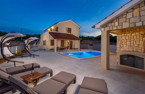 Vrbnik Villa | Villa Maestral