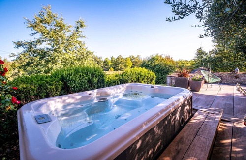 Castelnau-de-Montmiral Villa | Villa Magarre - Heated pool - Spa - Nature