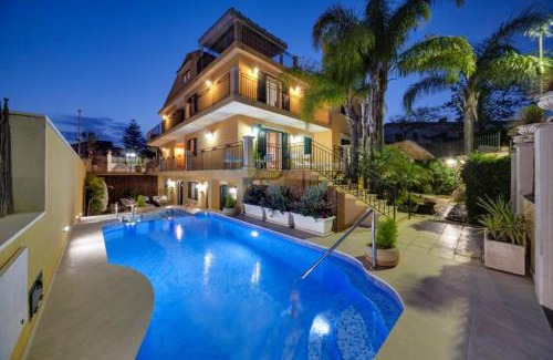 Marina di Ragusa Villa | Villa Magda - private pool 20 pax