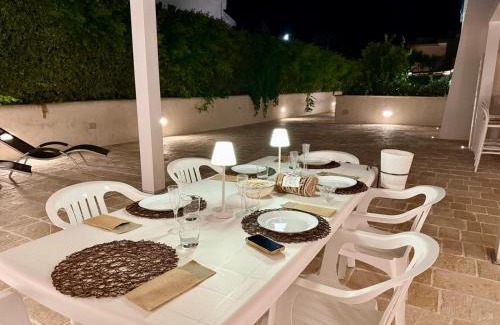 Campomarino di Maruggio Villa | Villa Malibu' a 50 mt dal mare