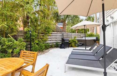 Siesta Key Village House | Villa Margarita - 314L