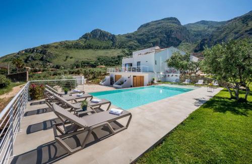 Castellammare del Golfo Villa | Villa Maria con piscina e vista mare