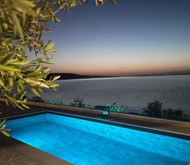 Ljubac Villa | Villa Maritime - Exklusive Strandvilla mit beheiztem Pool, Grillhütte & Meerblick bei Zadar