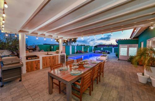 Moko Villa | Villa Mokomo Private Pool Retreat Aruba with outdoor kitchen