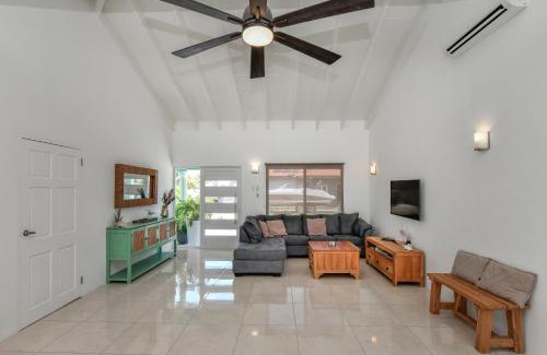 Moko Villa | Villa Mokomo Private Pool Retreat Aruba with outdoor kitchen