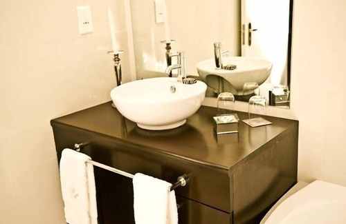 Windhoek House | Villa Moringa Guesthouse