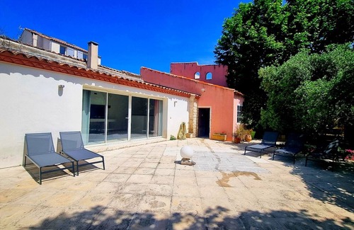 Frontignan Villa | Villa Muscat, authentic charm in the heart of town/beaches 3 kilometers