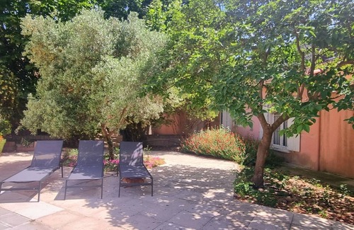 Frontignan Villa | Villa Muscat, authentic charm in the heart of town/beaches 3 kilometers