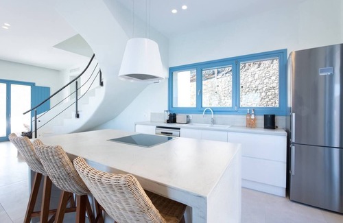 Kanalia Villa | Villa 'Myko Seafront' with Sea View, Wi-Fi and Air Conditioning