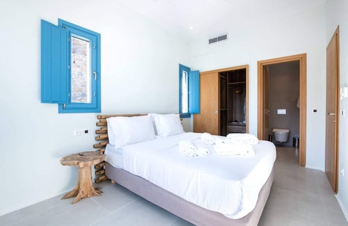 Kanalia Villa | Villa 'Myko Seafront' with Sea View, Wi-Fi and Air Conditioning