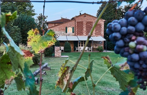 Orentano Villa | Villa Niccolai: Charming Tuscan Villa with Luxury Private Pool & Shading Park
