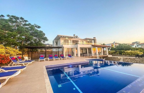 Esentepe House | Villa "Ocean View" with Infinity Pool