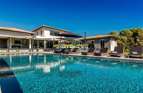 Aix-en-Provence House | Villa of Brillane, Aix-en-Provence Contemporary house with large pool
