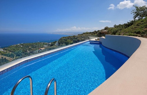 Malevizi Villa | Villa Omikron