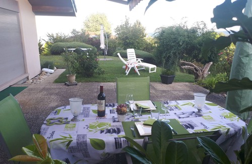 Saint-Aubin-Sauges Villa | Villa on the lake of Neuchâtel