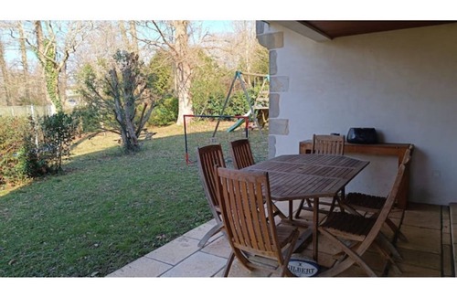 Arcangues House | Villa opposite golf course and château with heated swimming pool