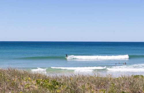 Peregian Beach Apartment | Villa Palmera by Balmy Breaks - 100m to Beach