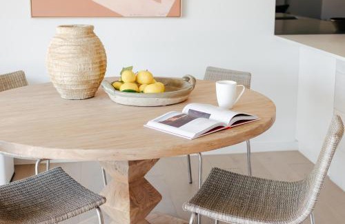 Peregian Beach Apartment | Villa Palmera by Balmy Breaks - 100m to Beach