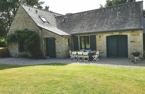 Ploemel House | Villa Parc in Illis, paradise for families and nature lovers.