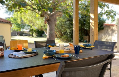 Jard-sur-Mer Villa | Villa Paulownia - à 1,2km des plages - tout confort au coeur du bourg