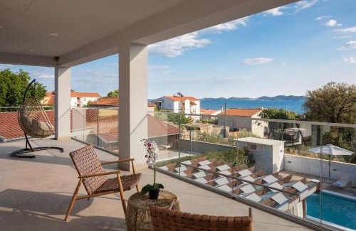 Pakostane Villa | Villa Peregrine