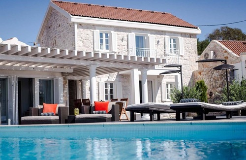 Drvenik Mali Villa | Villa Piccolo Prestige - 4 bedroom villa - Large swimming pool - Perfect for families