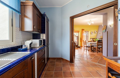 Piccio Villa | Villa 'Raffa' with Sea View, Wi-Fi and Air Conditioning