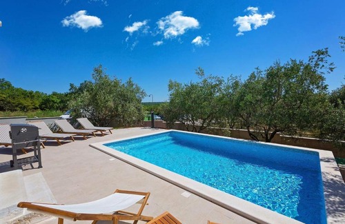 Vrvari House | Villa Rea