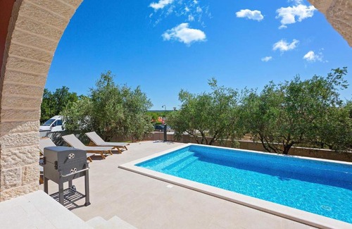 Vrvari House | Villa Rea