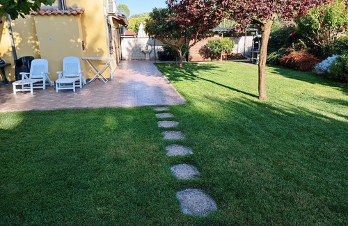 Ruviano Villa | Villa 'Relax' with Mountain View, Wi-Fi and Air Conditioning