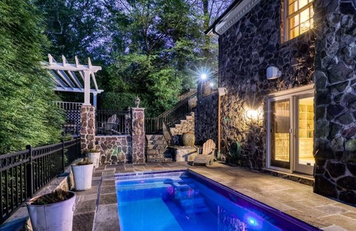 McLean Villa | Villa Retreat W/ Pool/Wine Cellar/Near DC/VA/MD