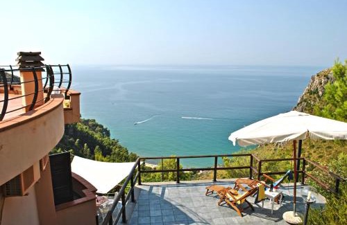 Sperlonga House | VILLA ROMANTIC COVE vista mozzafiato sul mare