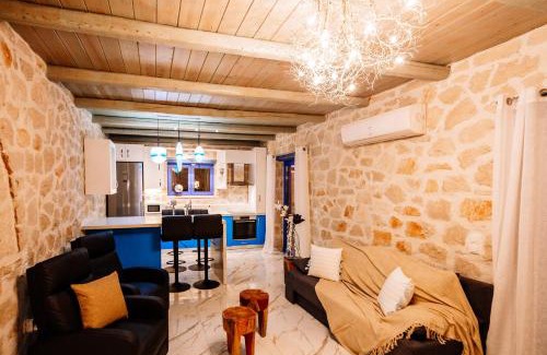 Psarou Villa | Villa Rosemarie - Luxurious Villa with Pool Just Steps Away from the Sea By Villa Mana Gers