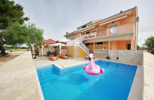 Sikovo Villa | Villa Rubesco