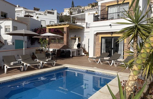 Punta Lara Villa | Villa "Salida Del Sol" with Sea & Mountain View, Heated Pool & Terrace