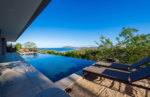 Tamarindo Villa | Villa Samsara, breathtaking views within walking distance of Tamarindo.
