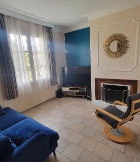 Saint-Cyr-en-Val Villa | Villa Sana