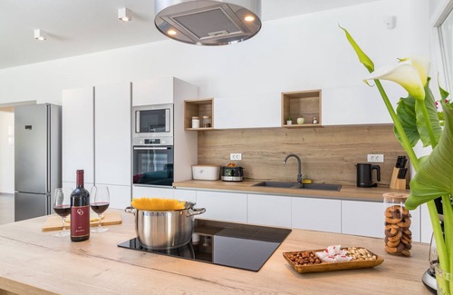 Svetvincenat Villa | Villa *SANIVARO with heated pool