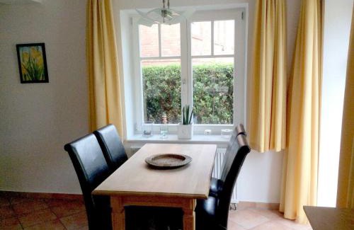 Warnemuende Apartment | Villa Smidt Fewo 1